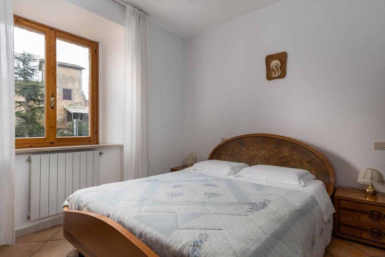 Enchanting Flat With Patio In Abbadia A Isola مونتيريجيوني المظهر الخارجي الصورة