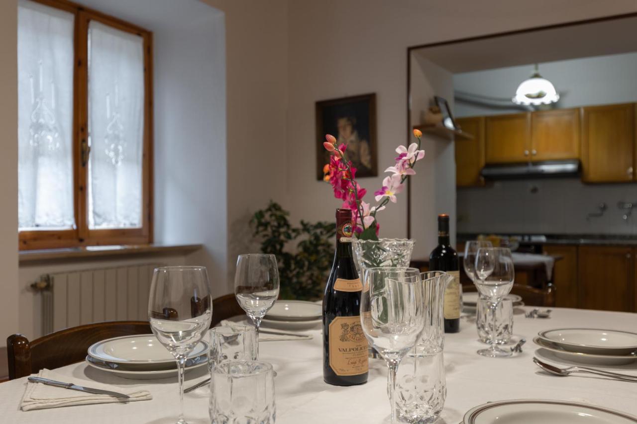 Enchanting Flat With Patio In Abbadia A Isola مونتيريجيوني المظهر الخارجي الصورة