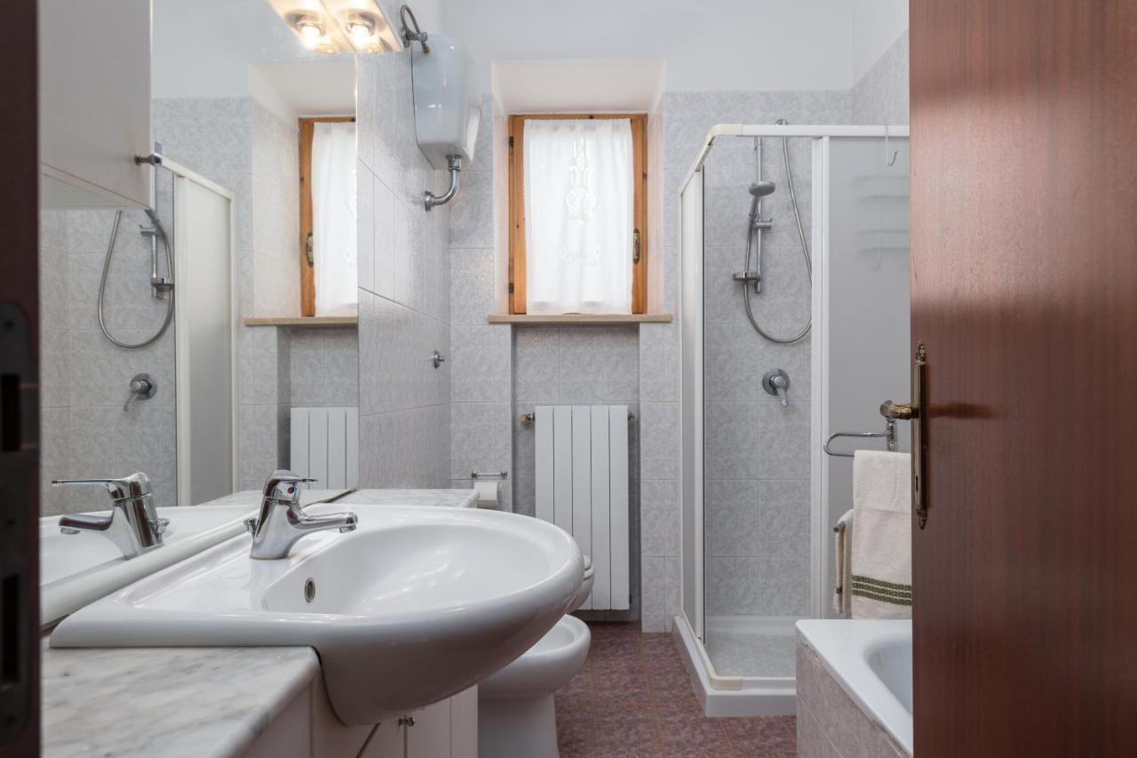 Enchanting Flat With Patio In Abbadia A Isola مونتيريجيوني المظهر الخارجي الصورة