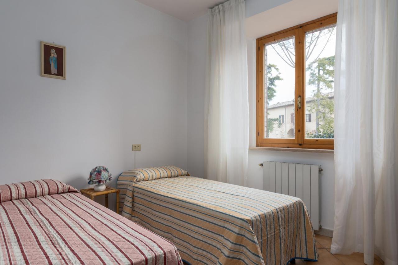 Enchanting Flat With Patio In Abbadia A Isola مونتيريجيوني المظهر الخارجي الصورة