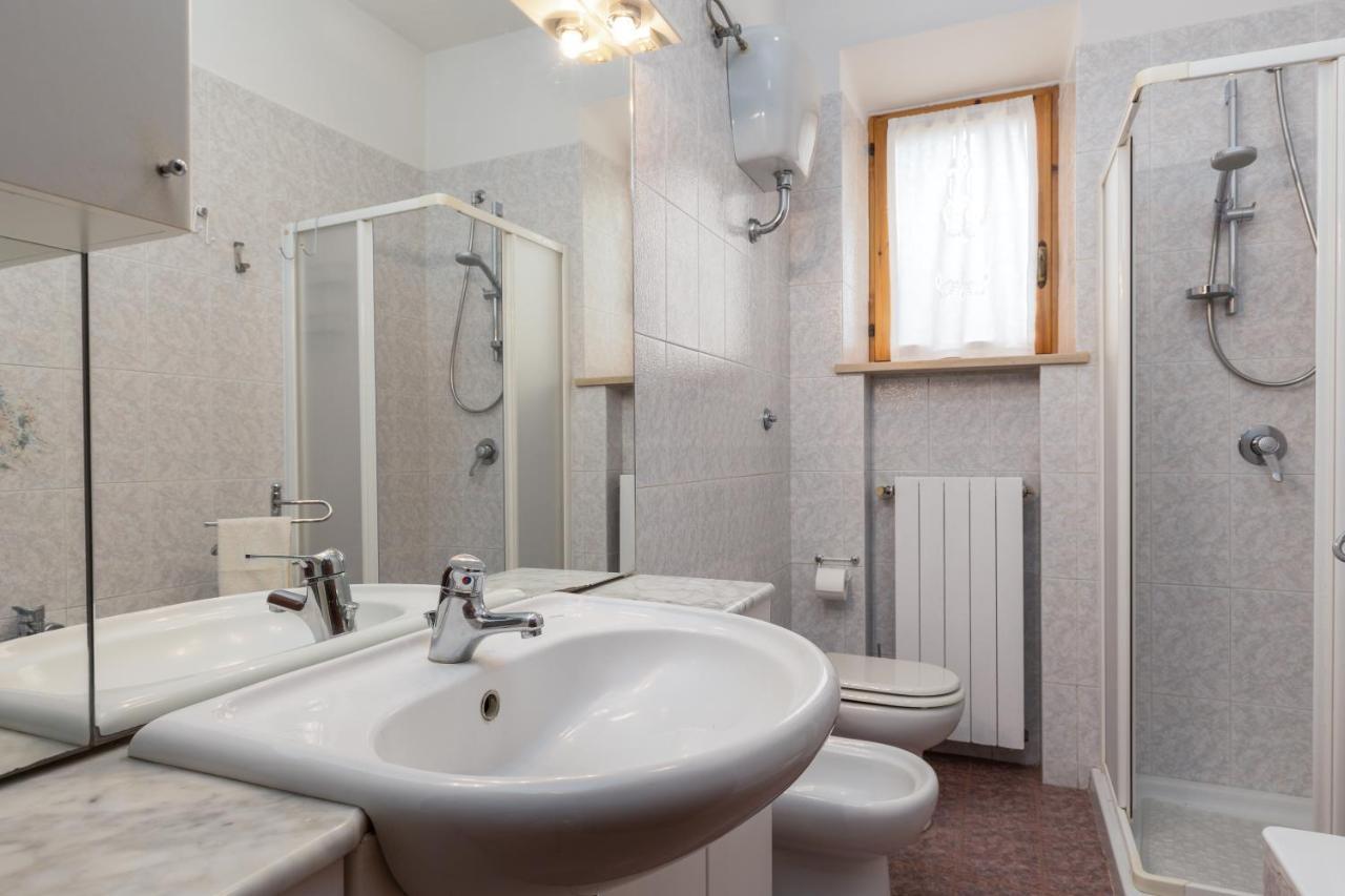Enchanting Flat With Patio In Abbadia A Isola مونتيريجيوني المظهر الخارجي الصورة